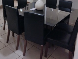 MESA COM CADEIRAS