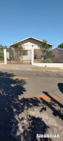 casa-toda-em-laje-com-pe-direito-alto-big-0